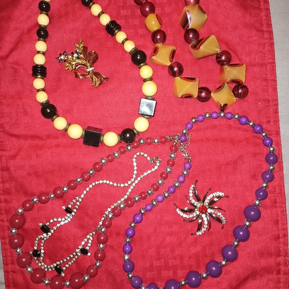Costume jewelry - Picture 3 of 3